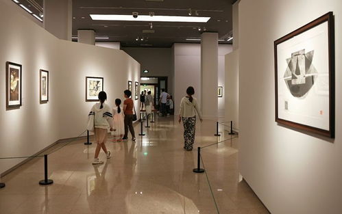 高溫未消，文化場館成市民休閑好去處——探討藝術表演場館管理服務的重要性