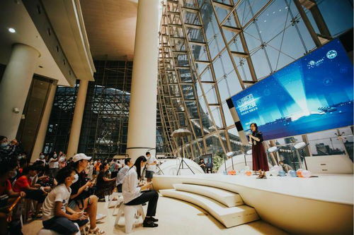 科技賦能戰(zhàn)疫，藝術(shù)點(diǎn)亮夜空——上?？萍拣^“科技之夜”跨界聯(lián)動(dòng)，展現(xiàn)館醫(yī)結(jié)合新成果